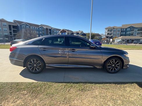 Certified 2021 Honda Accord EX-L image 9