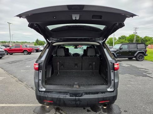 Used 2020 Chevrolet Traverse RS w/ LPO, Floor Liner Package AWD/4WD image 28