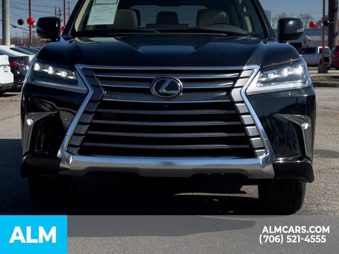 Used 2018 Lexus LX 570 4WD image 9