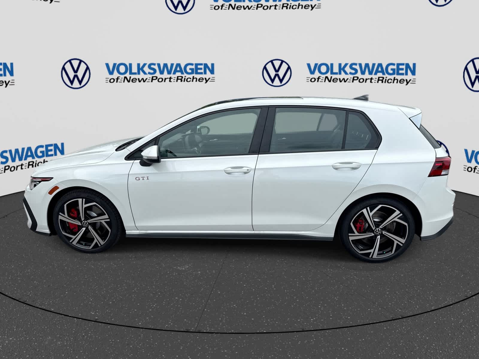 New 2026 Volkswagen GTI SE FWD image 11