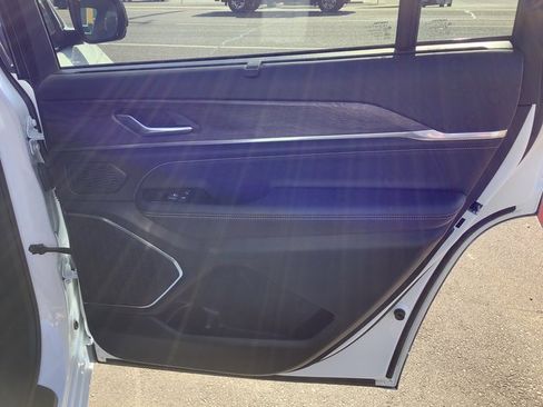 Used 2023 Jeep Grand Cherokee L Overland w/ Advanced Protech Group III image 41