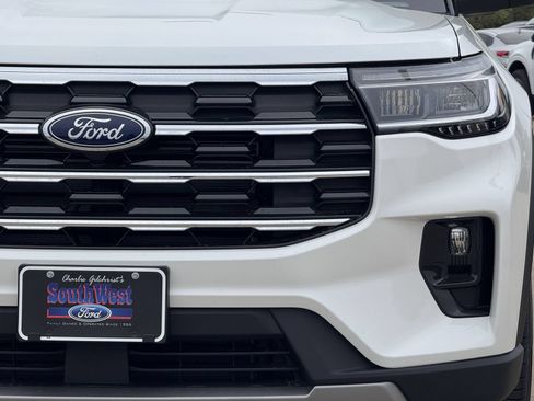 Used 2026 Ford Explorer Active w/ Active Comfort Package RWD image 7