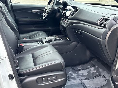 Used 2022 Honda Passport TrailSport image 12