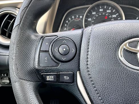 Used 2015 Toyota RAV4 XLE FWD image 21