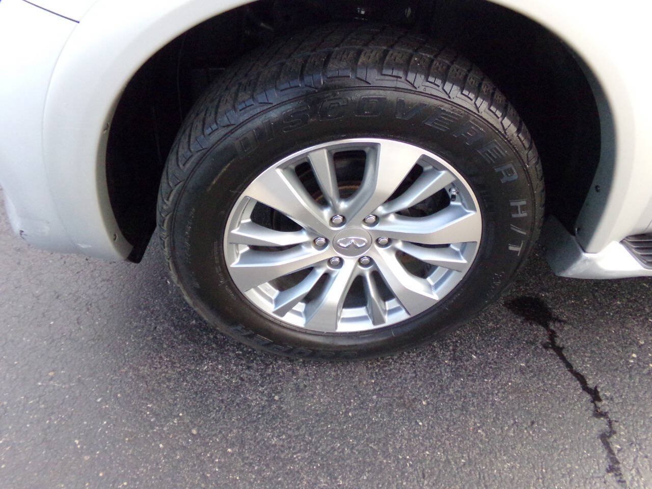 Used 2015 INFINITI QX80 4WD w/ Driver's Assistance Package image 32
