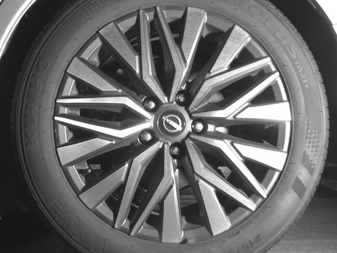 Used 2025 Nissan Altima 2.5 SV image 14