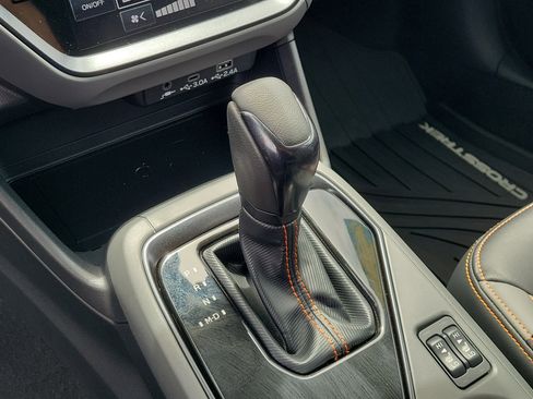 Used 2024 Subaru Crosstrek 2.5i Limited w/ Crosstrek Mirror Package image 28