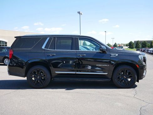 Used 2021 GMC Yukon Denali w/ LPO, Illumination Package AWD/4WD image 11