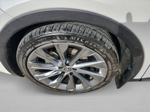 Used 2023 Toyota Crown Limited w/ Advanced Technology Package image 9