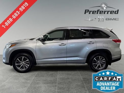 Used 2017 Toyota Highlander SE AWD/4WD image 10