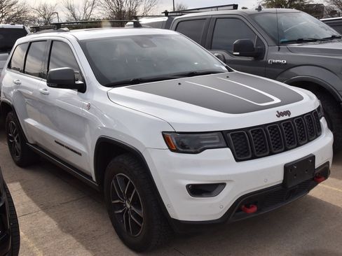 Used 2017 Jeep Grand Cherokee Trailhawk w/ Trailhawk Luxury Group image 4