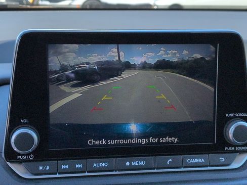 Used 2024 Nissan Rogue SV FWD image 24