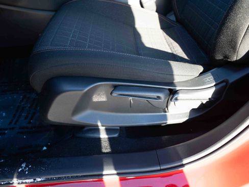 Certified 2025 Honda HR-V Sport image 12