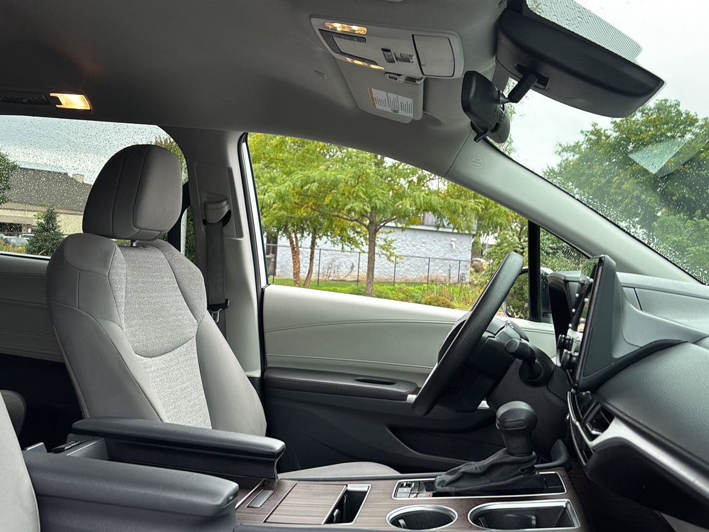 Used 2024 Toyota Sienna LE AWD/4WD image 12