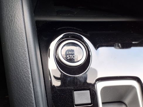 New 2025 Nissan Versa SR w/ Trunk Package image 21