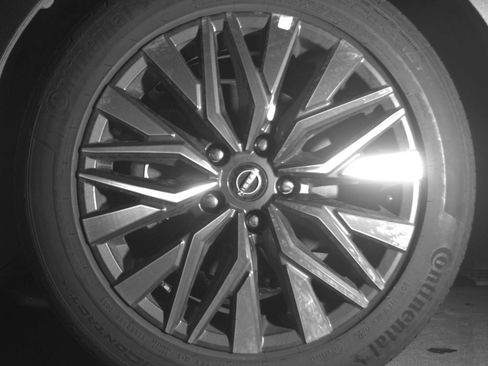 Used 2025 Nissan Altima 2.5 SV FWD image 15