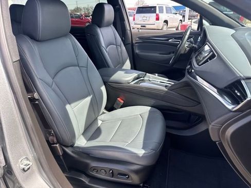 Used 2024 Buick Enclave Premium image 11