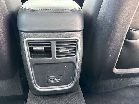 Used 2019 Chrysler 300 Touring L w/ Quick Order Package 22F RWD image 18