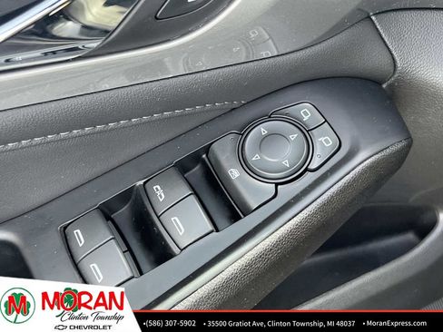 Certified 2023 Chevrolet Traverse LT FWD image 16