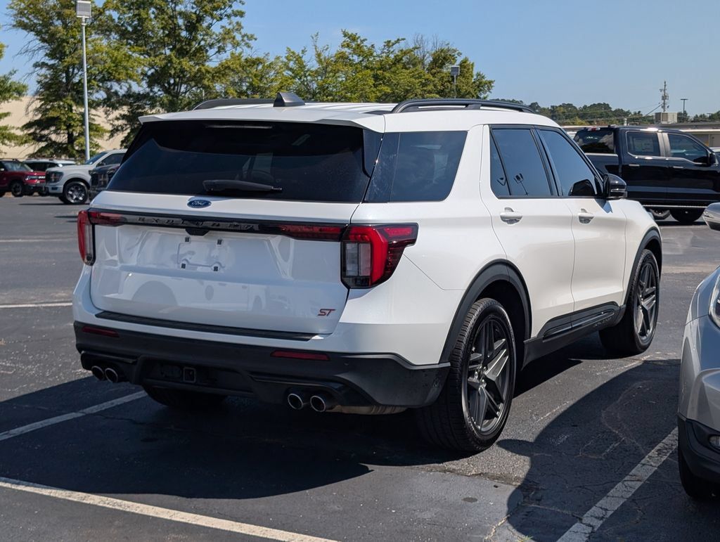 Certified 2025 Ford Explorer ST AWD/4WD image 3
