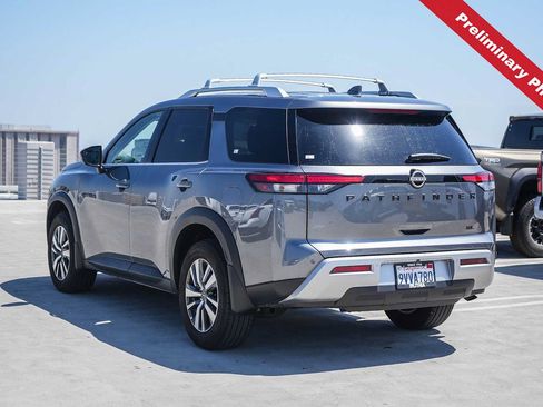 Used 2025 Nissan Pathfinder SL w/ Black Appearance Package FWD image 8