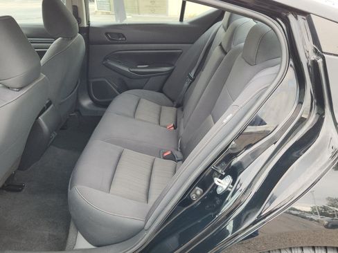 Used 2024 Nissan Altima 2.5 SV FWD image 26