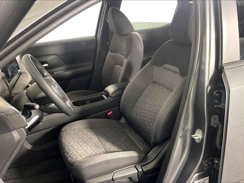 Certified 2025 Nissan Kicks SV w/ SV Premium Package AWD/4WD image 32