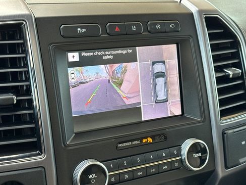 Used 2019 Ford Expedition Platinum RWD image 24