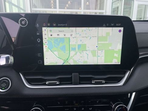 Used 2025 Chevrolet Equinox LT FWD image 24