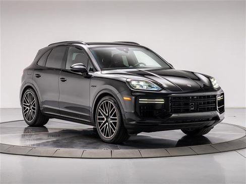 Used 2025 Porsche Cayenne Turbo AWD/4WD image 7