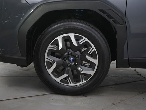 Used 2025 Subaru Forester Premium AWD/4WD image 28