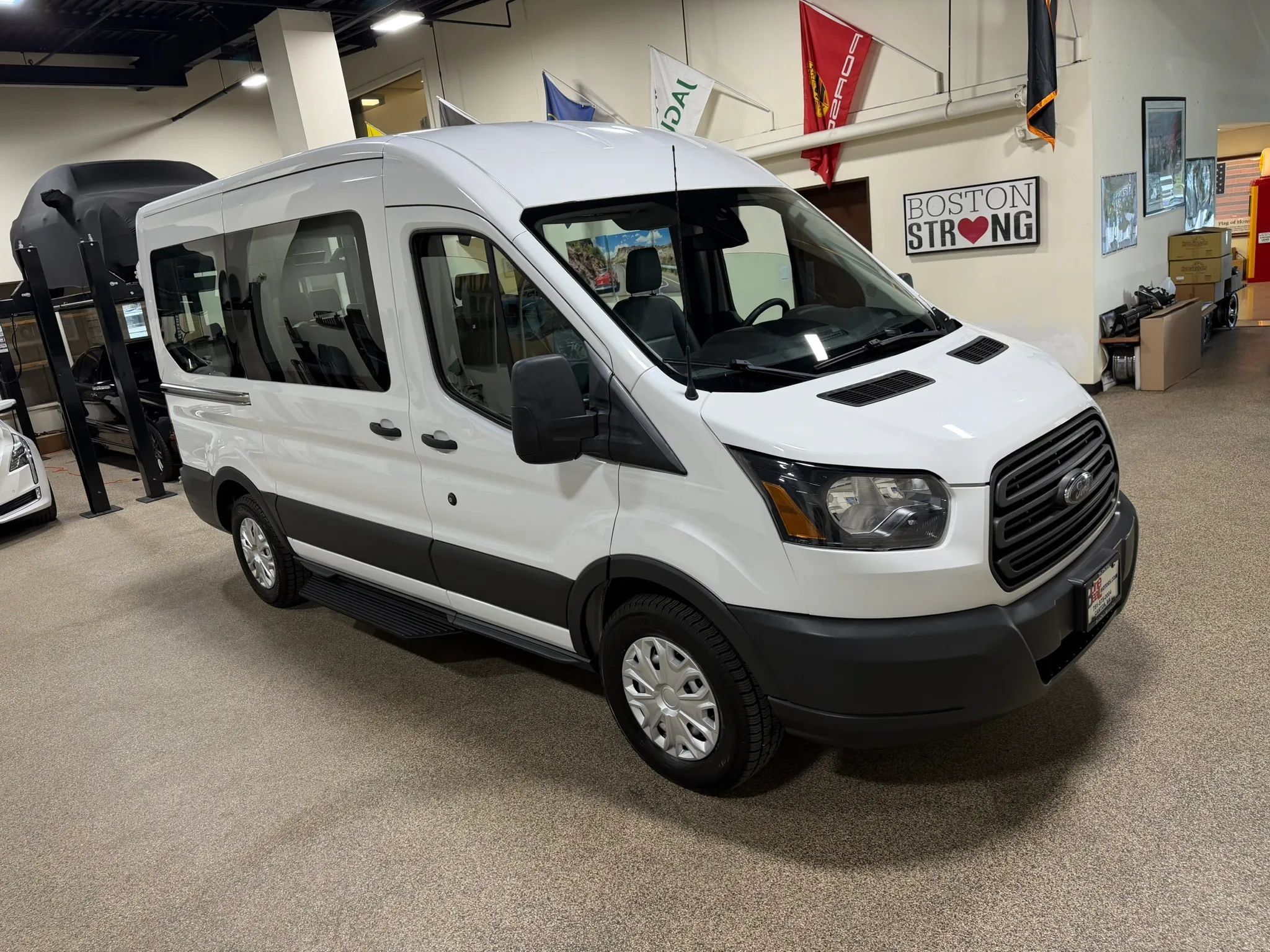 Used 2018 Ford Transit 150 XL RWD image 13
