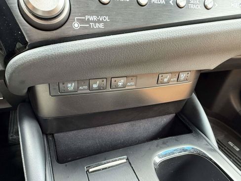 Used 2024 Lexus ES 300h w/ Premium Package FWD image 25