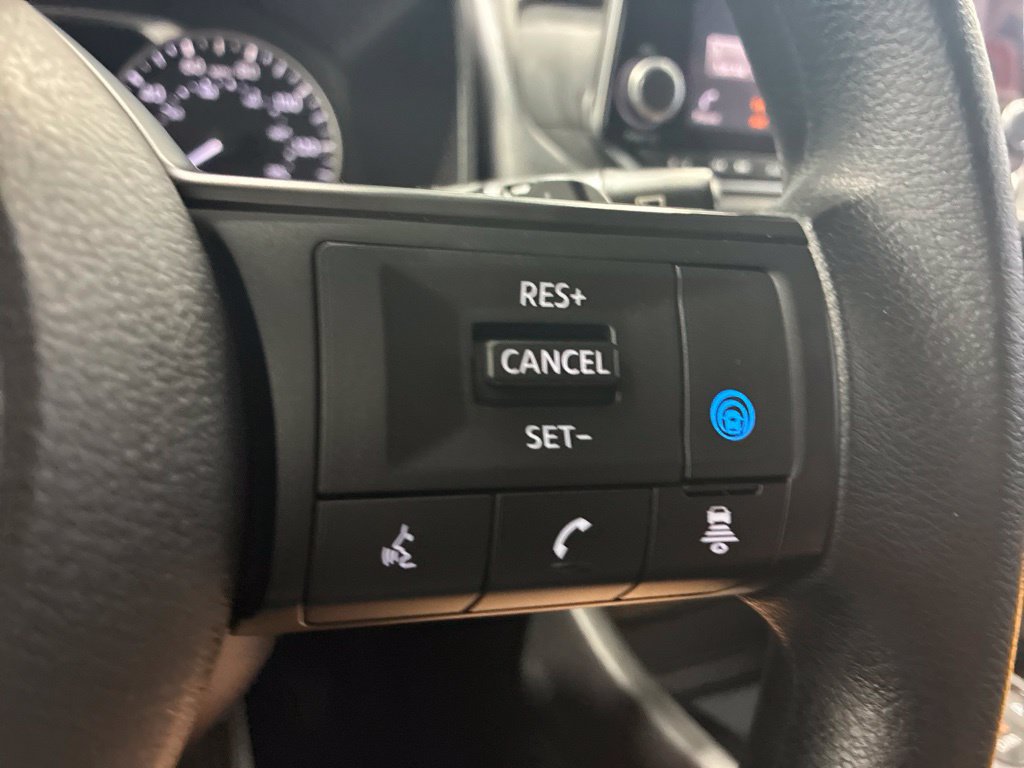 Used 2024 Nissan Rogue SV FWD image 22