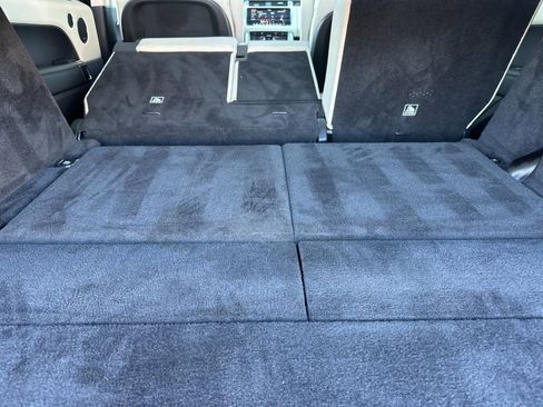 Used 2021 Land Rover Range Rover Sport HSE Silver Edition image 15