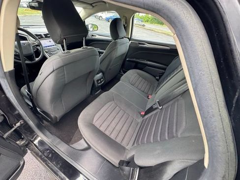Used 2020 Ford Fusion SE FWD image 13