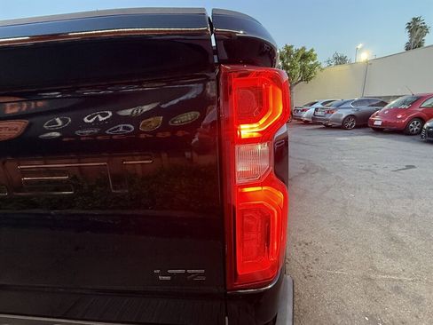 Used 2022 Chevrolet Silverado 2500 LTZ w/ LTZ Plus Package AWD/4WD image 18