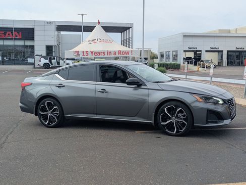 Certified 2023 Nissan Altima 2.5 SR w/ SR Premium Package image 8