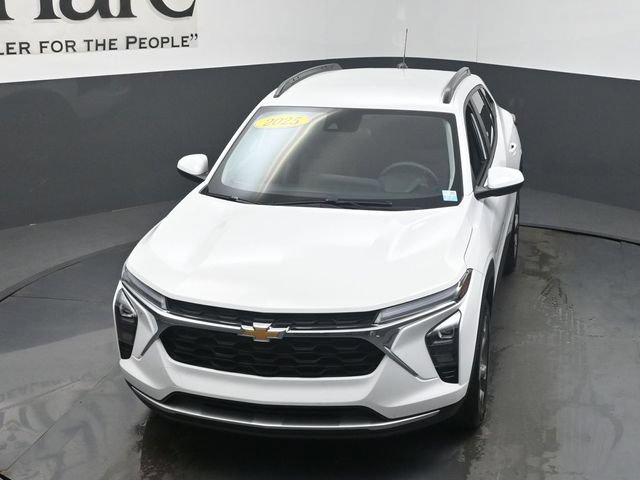 Used 2025 Chevrolet Trax LT FWD image 63