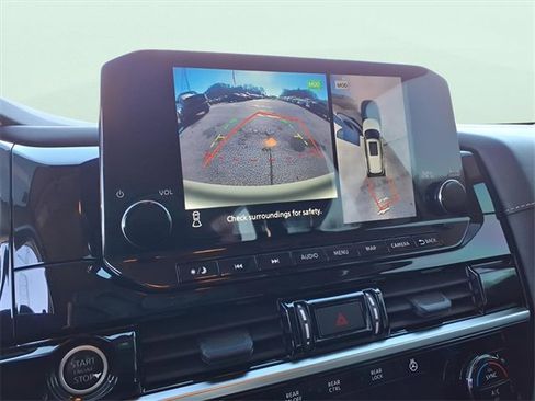 Used 2022 Nissan Pathfinder SL image 18