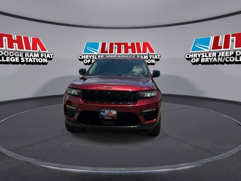 Used 2023 Jeep Grand Cherokee Limited w/ Luxury Tech Group II AWD/4WD image 3