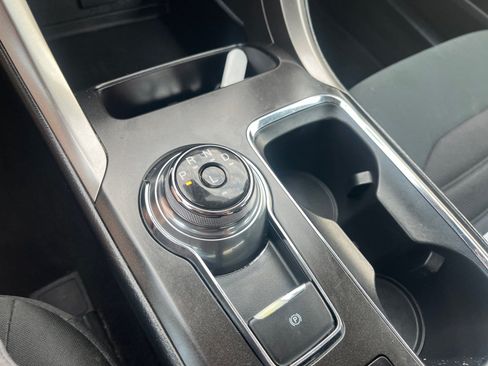 Used 2018 Ford Fusion SE FWD image 15