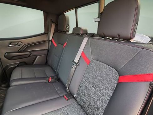 Certified 2025 Chevrolet Colorado Z71 w/ Technology Package image 18