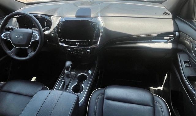 Used 2023 Chevrolet Traverse Premier w/ Redline Edition FWD image 17