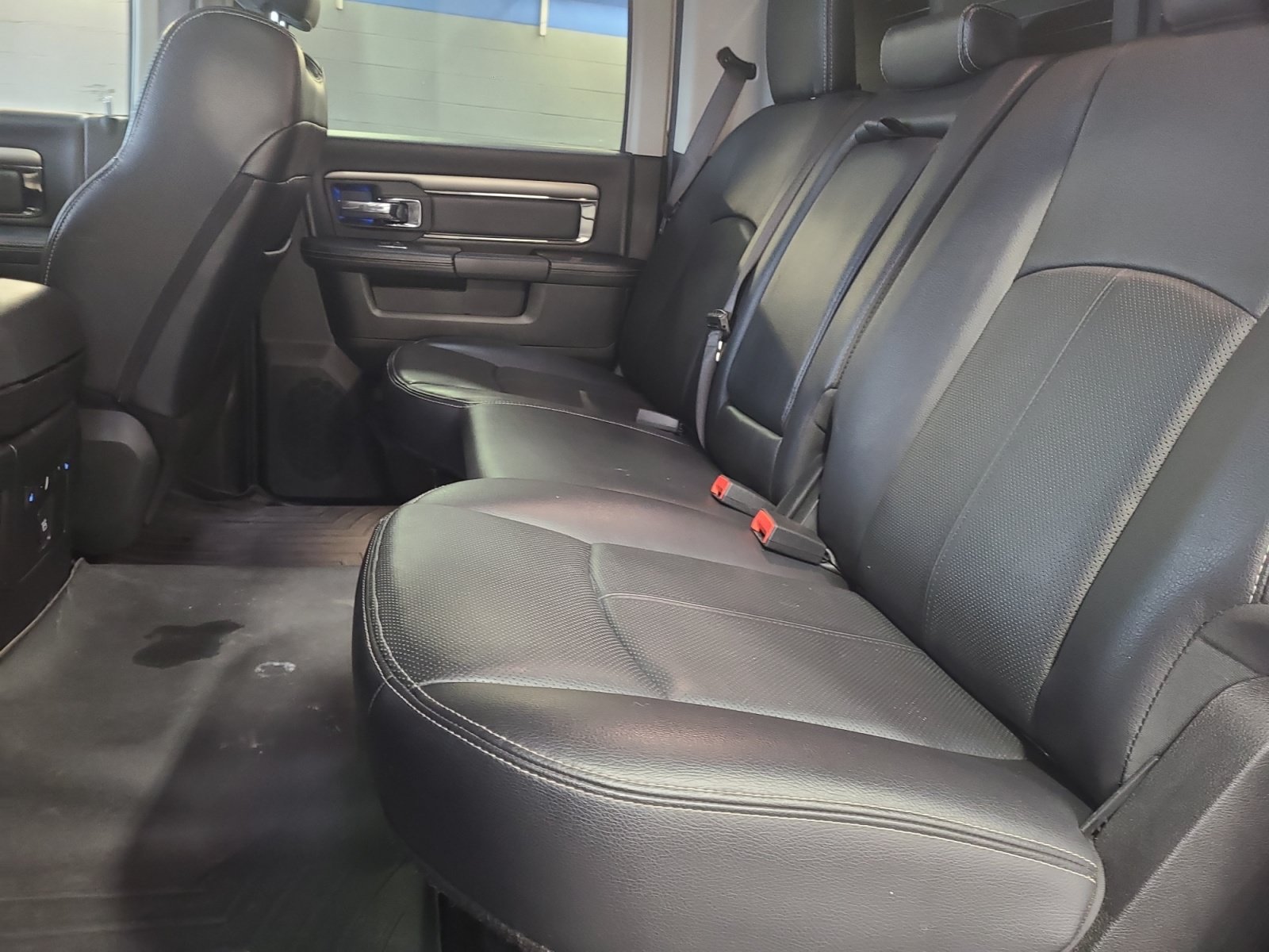 Used 2018 RAM 2500 Laramie w/ Sport Appearance Group AWD/4WD image 17