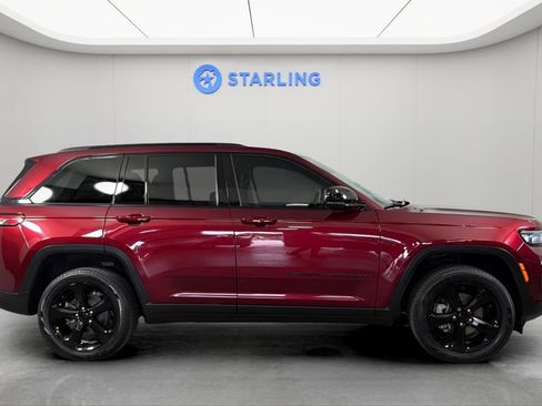 Used 2023 Jeep Grand Cherokee Limited w/ Black Appearance Package RWD image 11
