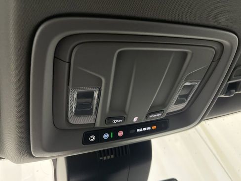 Used 2022 Chevrolet Silverado 1500 LT AWD/4WD image 11