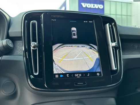 Used 2025 Volvo EX40 Core image 22