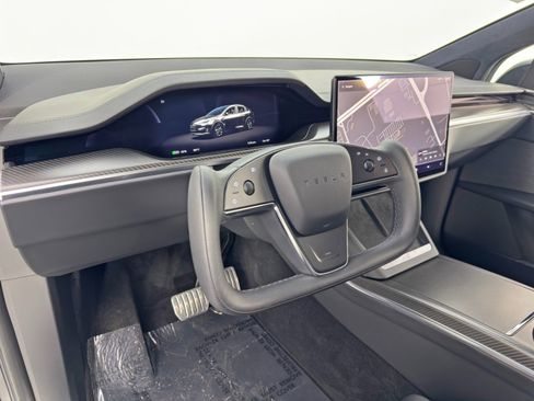 Used 2022 Tesla Model X Plaid image 13