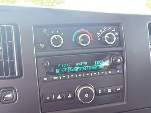 Used 2025 Chevrolet Express 3500 LT w/ LT Preferred Equipment Group RWD image 18
